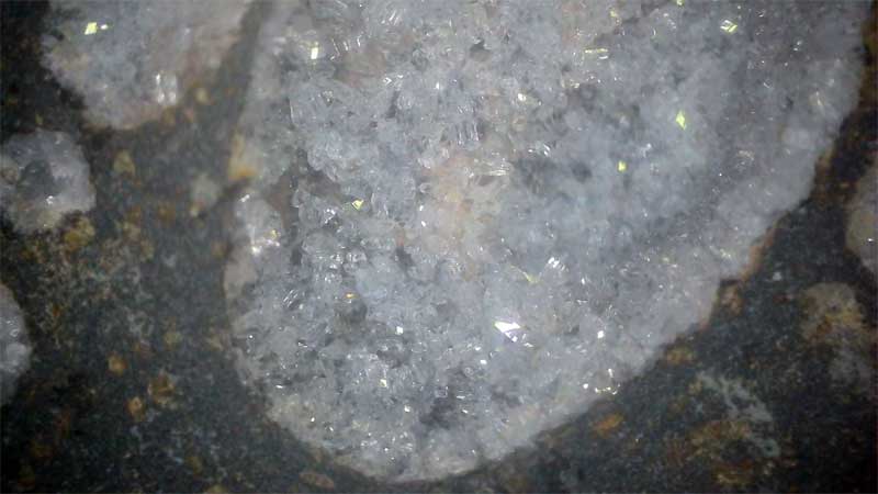 Phillipsit Eigenschaften, Verwendung und Entstehung